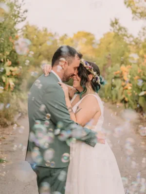 Fotografía de boda al aire libre en la finca el regajo Ayora. Fotografía de boda al aire libre en la finca el regajo Ayora.